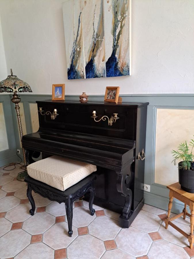 Chateau De La Comtesse Saint-Martin-Petit エクステリア 写真