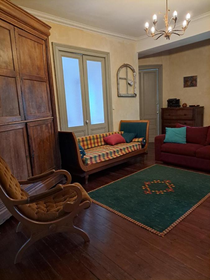 Chateau De La Comtesse Saint-Martin-Petit エクステリア 写真