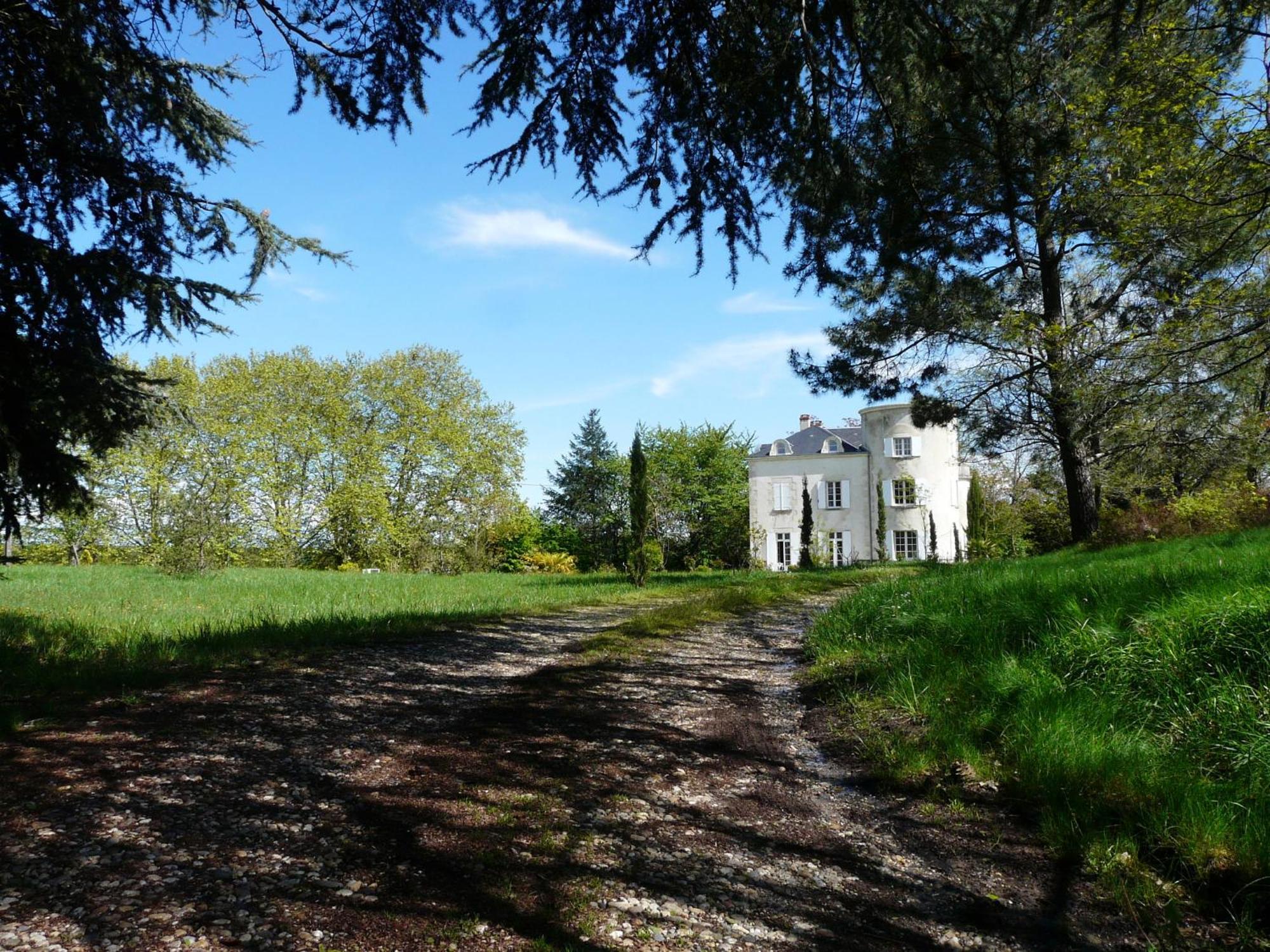 Chateau De La Comtesse Saint-Martin-Petit エクステリア 写真